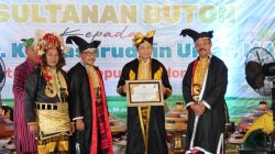 Menag Nasaruddin Umar Dianugerahi Gelar Kehormatan Adat dari Kesultanan Buton