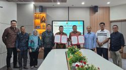 PLN UID Sulselrabar dan Unhas Teken Kerja Sama Pembangunan SPKLU di Gowa