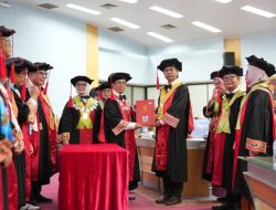 Unhas Kukuhkan Empat Guru Besar, Prof JJ Dorong Riset Multidisiplin dan Berkelanjutan