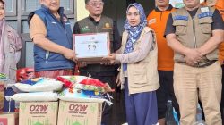 BPBD Sulsel Serahkan Bantuan Logistik ke Pengungsi Banjir Katimbang