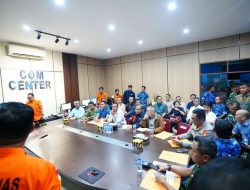 Gubernur Bersama Menhub dan Basarnas Evaluasi Pencarian Korban ATR 42-500 di Bulusaraung