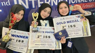 Tiga Mahasiswa FH Raih Gold Medal di Malaysia