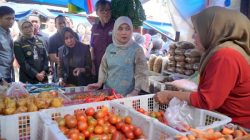 Aliyah Tinjau Pasar Terong dan Gelael, Pantau Stok-Harga Pangan Jelang Ramadan