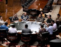 Prabowo Gelar Rapat di Hambalang, Bahas Pendidikan, Geopolitik hingga Kesiapan Mudik Lebaran