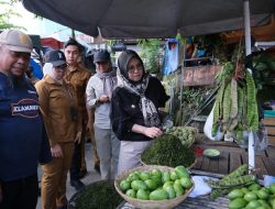 Bupati Gowa Sidak Pasar Jelang Lebaran, Temukan Harga Cabai dan Ayam Naik