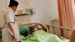 Presiden Prabowo Jenguk Korban Tabrakan KA di RSUD Bekasi