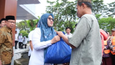 716 Tenaga Outsourcing Pemkab Gowa Terima Paket Lebaran, Gaji Segera Cair
