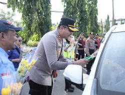 May Day 2026 di Gowa: Buruh dan Polisi Bagi Bunga, Sembako hingga Pemeriksaan Gratis