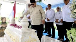 Usai Resmikan Museum, Presiden Prabowo Berziarah ke Makam Marsinah