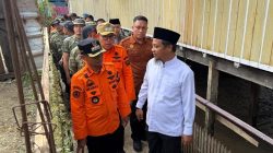 Banjir di Bone Rendam Tiga Kecamatan, Gubernur Tinjau dan Serahkan Bantuan