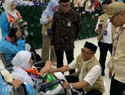 Ketua PPIH Embarkasi Makassar: Layanilah Jamaah Lansia seperti Orang Tua Kalian