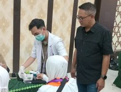 Antar Ibu dan Adik, Ketua DPRD Makassar Apresiasi Pelayanan Petugas di Asrama Haji