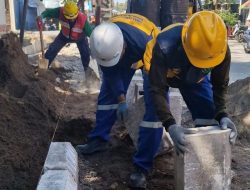 Usai Bongkar Lapak, Dinas PU Makassar Benahi Trotoar Jalan Tinumbu untuk Pejalan Kaki dan Optimalkan Drainase