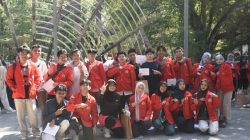 Unhas Bagikan 6.970 Almamater Gratis kepada Maba, Ini Pesan Menyentuh dari Rektor