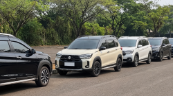 Trik Parkir Paralel Tanpa Hambatan: Suzuki XL7 New Alpha Hybrid Pamer Teknologi 360° Camera