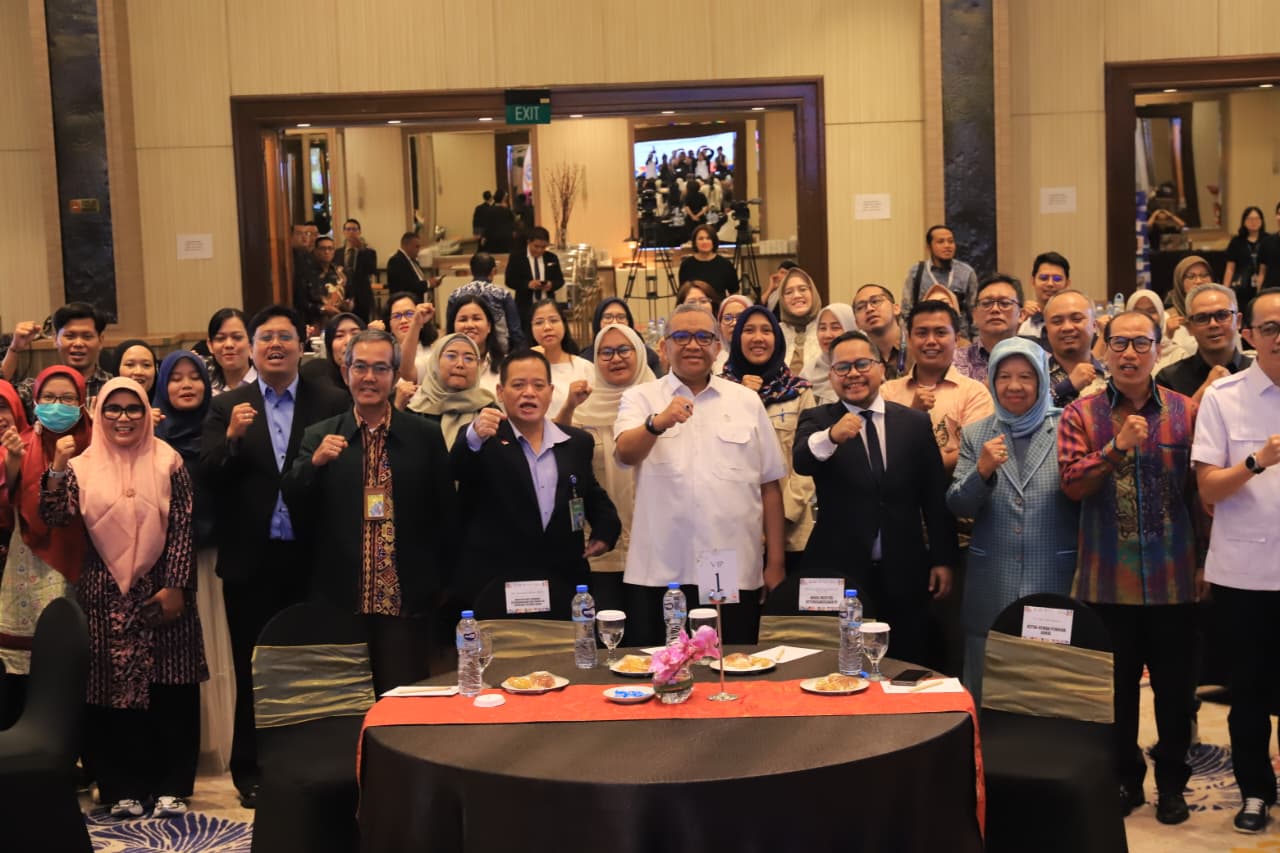 Kasus Kecelakaan Kerja Turun Drastis, Wamenaker Afriansyah Noor Tekankan Pentingnya Higiene Industri