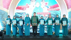 Puncak HKG PKK ke-54, Melinda Aksa Serahkan Pin Emas untuk 7 Kader Adibakti Makassar