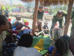 Kehangatan HUT TNI ke-81 di Ujung Timur: Satgas Yonif 725/Woroagi Pesta “Makan Gembira” Bersama Warga Papua
