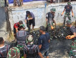 Jaga Kelestarian Pesisir Lonrae, Yonarmed 21/Kawali Bersama Pemkab Bone Gelar Karya Bakti Bersih Pantai