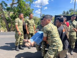 12 Prajurit Yonarmed 21/Kawali Sigap Evakuasi Pasutri Korban Kecelakaan di Mataropuli
