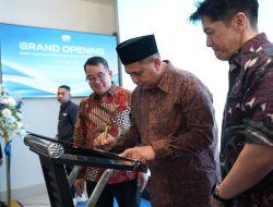 Dorong Transisi Kendaraan Listrik, Wali Kota Makassar Resmikan Dealer Geely Ricklean