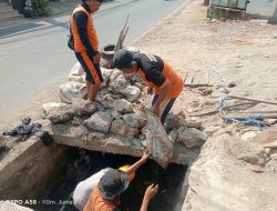 Antisipasi Genangan, 150 Satgas PU Makassar Bersihkan Drainase Paccerakkang